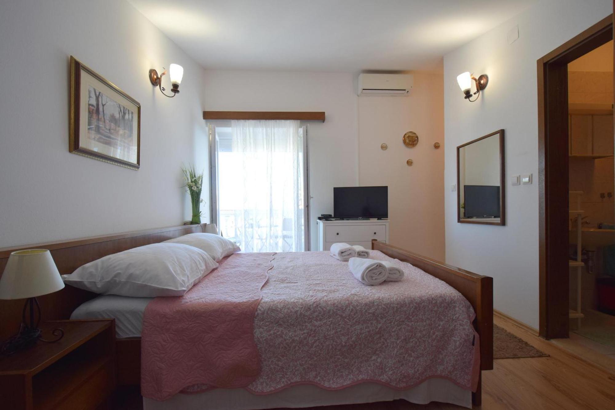 Apartments Pavic Malinska Exterior photo