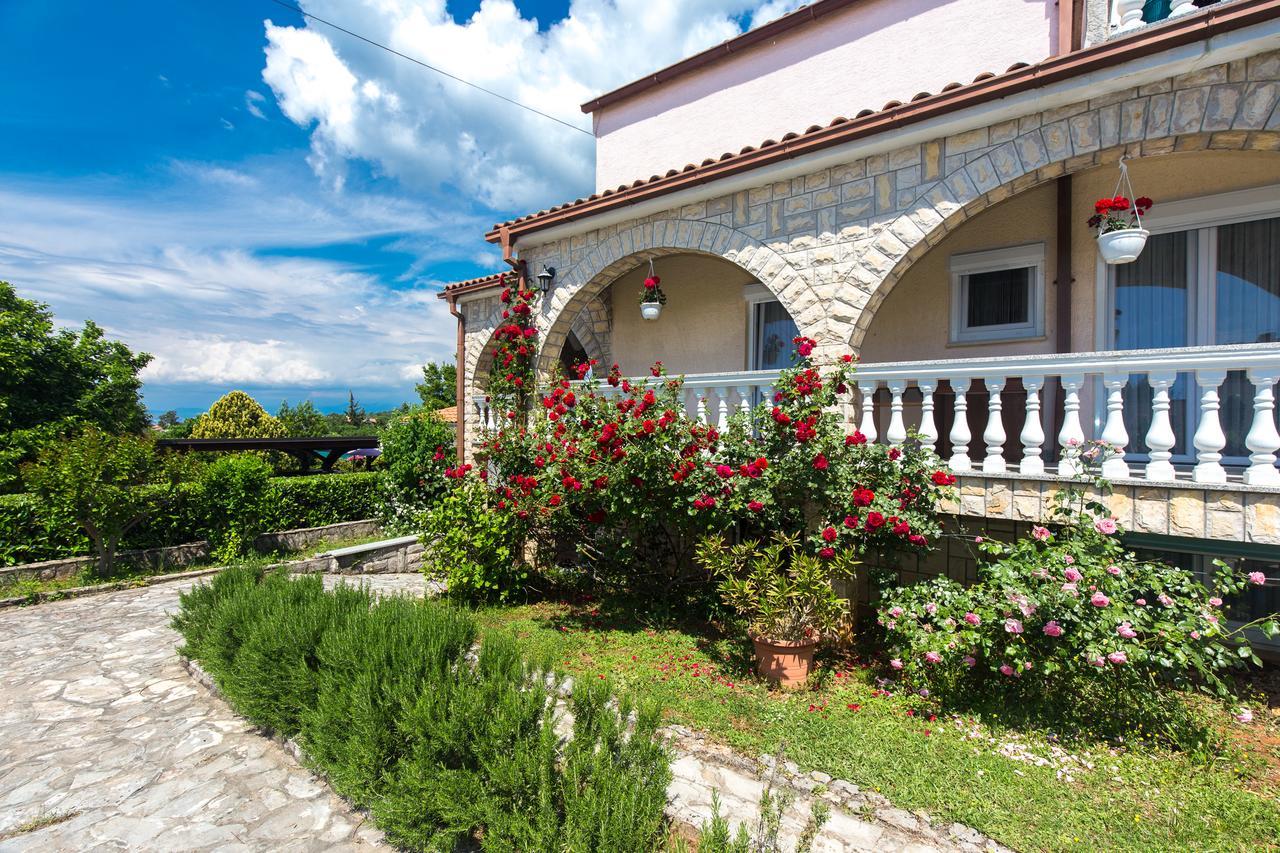 Apartments Pavic Malinska Exterior photo